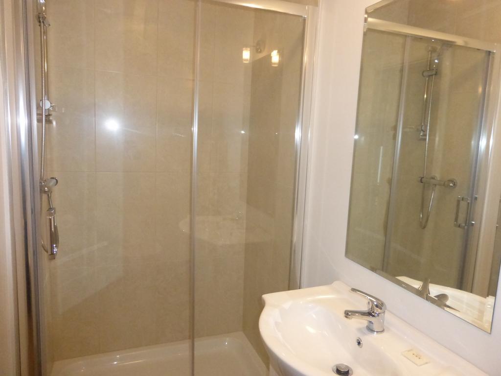 Ryan'S Hotel Конг Екстер'єр фото